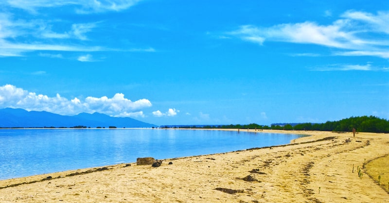 empty beach in the Philippines