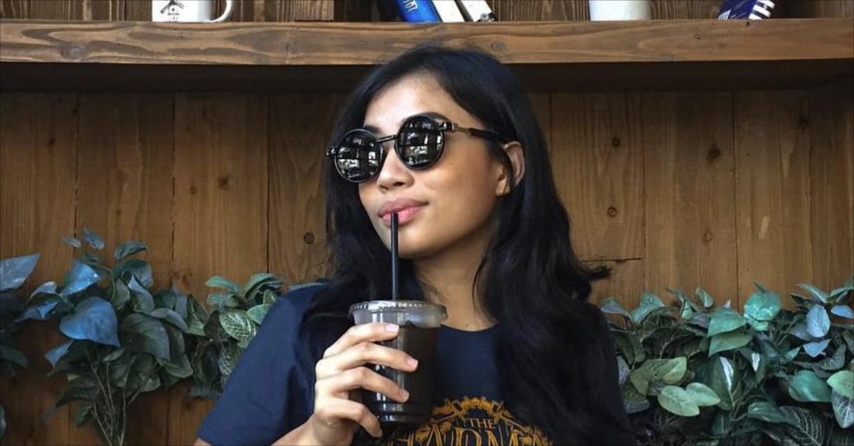 Filipino woman with sunglasses